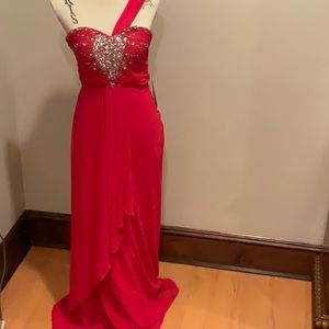 Red Chiffon Prom Dress. Size 4 NWT